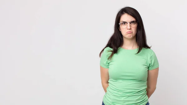 Bella Donna Sente Triste Piagnucoloso Con Uno Sguardo Infelice Piangendo — Foto Stock