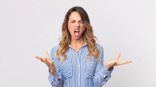 Mulher Muito Magra Furiosamente Gritando Sentindo Estressado Irritado Com Mãos — Fotografia de Stock