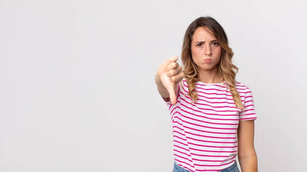 Mujer Bastante Delgada Sintiendo Cruz Enojado Molesto Decepcionado Disgustado Mostrando — Foto de Stock