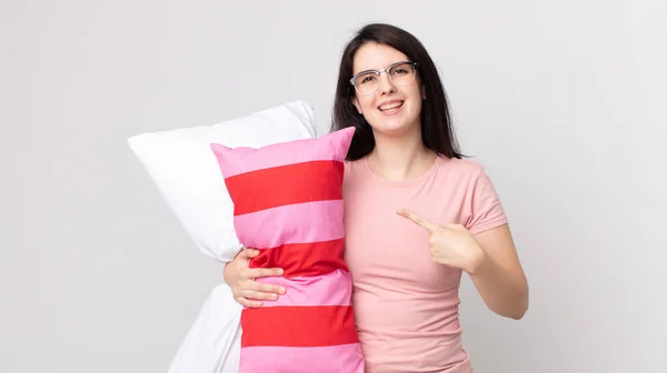 Pretty Woman Smiling Cheerfully Feeling Happy Pointing Side Wearing Pajamas — Stock Photo, Image