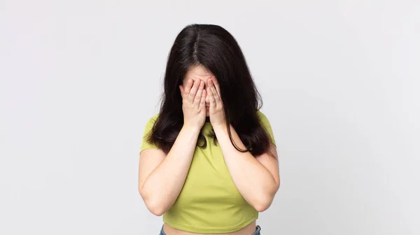 Vacker Kvinna Känner Sig Ledsen Frustrerad Nervös Och Deprimerad Täcker — Stockfoto