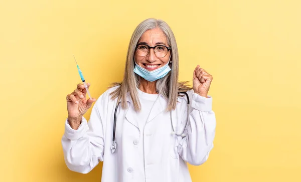 Sentindo Chocado Animado Feliz Rindo Celebrando Sucesso Dizendo Uau Conceito — Fotografia de Stock