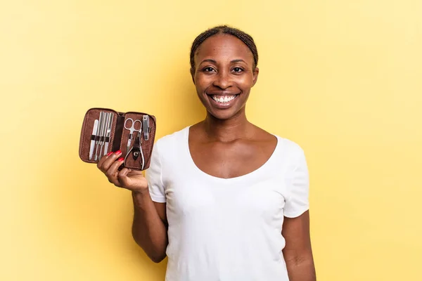 Sorrindo Alegremente Com Mão Quadril Confiante Positivo Orgulhoso Amigável Atitude — Fotografia de Stock