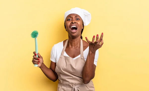 Schwarze Afro Koch Frau Die Verzweifelt Und Frustriert Aussieht Gestresst — Stockfoto