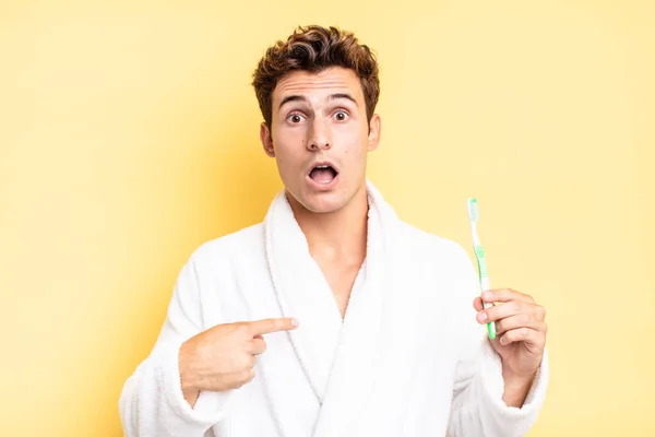 Looking Shocked Surprised Mouth Wide Open Pointing Self Tooth Brush — Stock Photo, Image