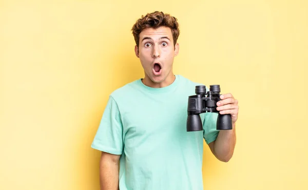 Looking Very Shocked Surprised Staring Open Mouth Saying Wow Binoculars — Stock Photo, Image