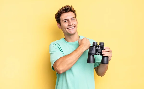 Glücklich Positiv Und Erfolgreich Motiviert Wenn Man Sich Einer Herausforderung — Stockfoto