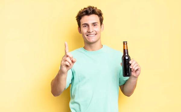 Sorrindo Orgulhosa Confiantemente Fazendo Pose Número Triunfante Sentindo Como Líder — Fotografia de Stock