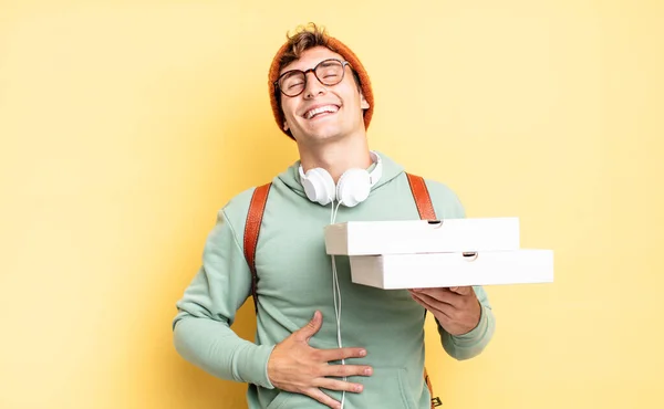 Riendo Voz Alta Alguna Broma Hilarante Sintiéndose Feliz Alegre Divirtiéndose — Foto de Stock