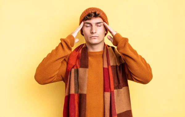 Young Teenager Boy Looking Concentrated Thoughtful Inspired Brainstorming Imagining Hands — Stock Photo, Image