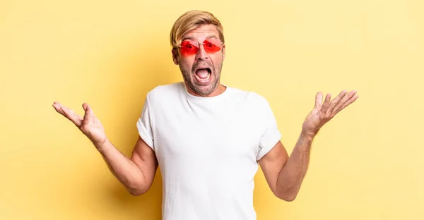 Blond Adult Man Feeling Happy Astonished Something Unbelievable Wearing Sunglasses — Stock Photo, Image