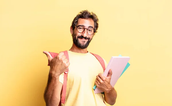 Expresivo Loco Sentirse Orgulloso Sonriendo Positivamente Con Los Pulgares Hacia —  Fotos de Stock