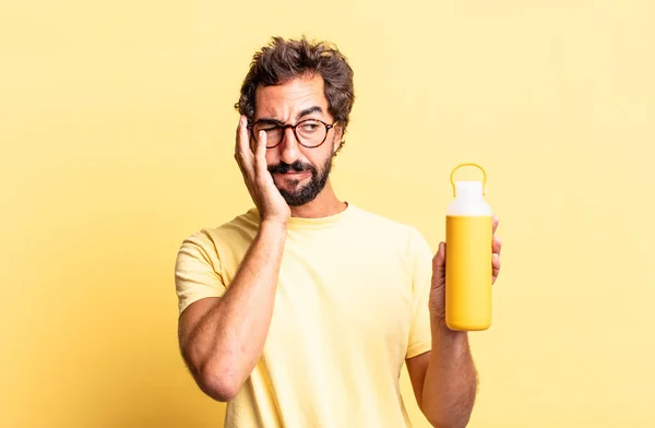 Fou Expressif Sentant Ennuyé Frustré Somnolent Après Fatigant Avec Thermos — Photo