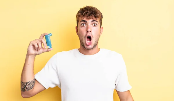 Jeune Homme Beau Regard Très Choqué Surpris Concept Asthme — Photo