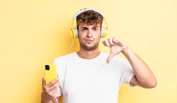 Jeune Homme Beau Sentant Croix Montrant Les Pouces Vers Bas — Photo