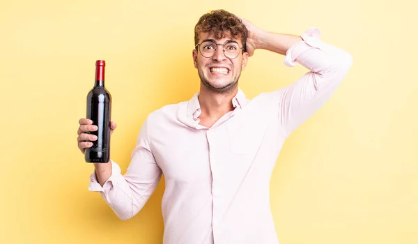 Jeune Homme Beau Sentant Stressé Anxieux Effrayé Avec Les Mains — Photo