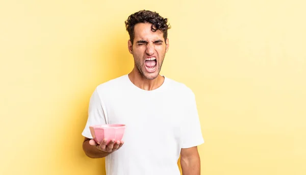 Spanyol Yakışıklı Adam Agresif Bir Şekilde Bağırıyor Çok Kızgın Görünüyor — Stok fotoğraf