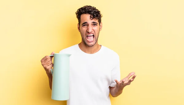 Homem Bonito Hispânico Olhar Desesperado Frustrado Estressado Garrafa Térmica Café — Fotografia de Stock