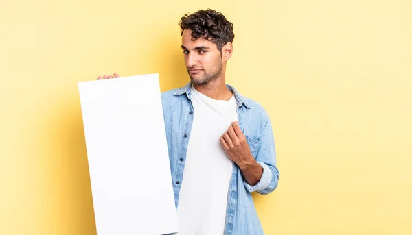 Homem Bonito Hispânico Olhando Arrogante Bem Sucedido Positivo Orgulhoso Conceito — Fotografia de Stock