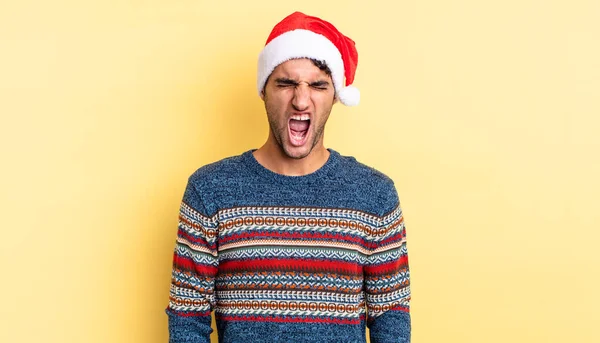 Zijn Paniekerige Knappe Man Schreeuwt Agressief Kijkt Erg Boos Kerstconcept — Stockfoto