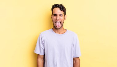 İspanyol yakışıklı, neşeli ve asi tavırlı, şakacı ve dilsiz bir adam.