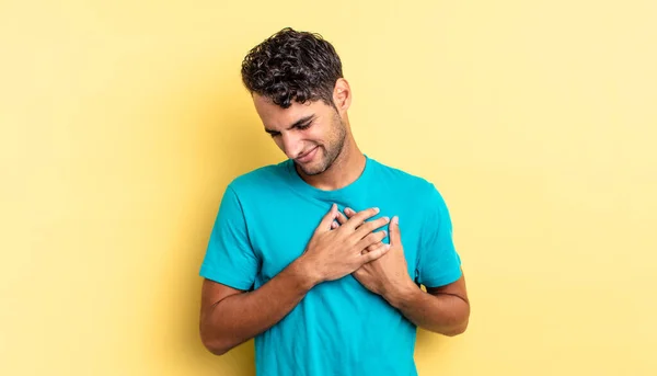 Paniekerige Knappe Man Die Verdrietig Gekwetst Gebroken Uitziet — Stockfoto