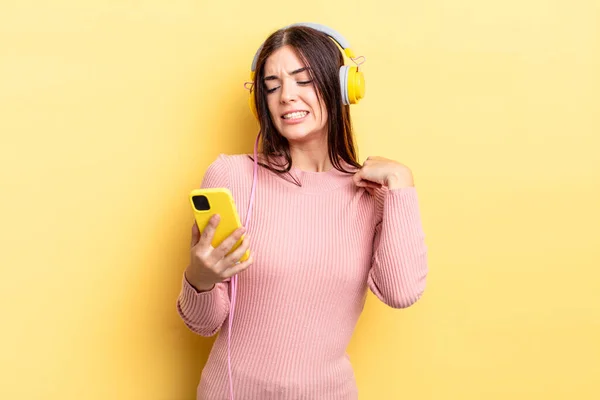 Jeune Femme Hispanique Sentant Stressée Anxieuse Fatiguée Frustrée Casque Concept — Photo