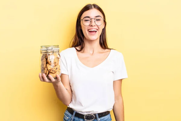 Jovem Hispânica Mulher Olhando Feliz Agradavelmente Surpreendido Conceito Garrafa Cookies — Fotografia de Stock