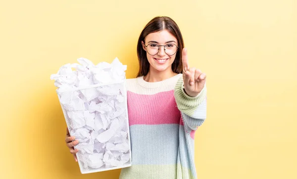 Young Hispanic Woman Smiling Looking Friendly Showing Number One Failure — Stock Photo, Image