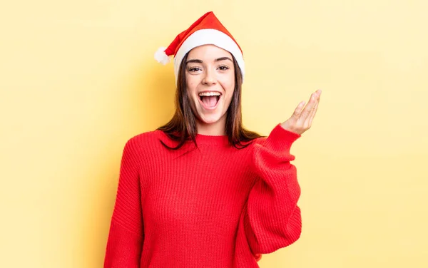 Joven Mujer Hispana Sintiéndose Feliz Sorprendida Darse Cuenta Una Solución — Foto de Stock