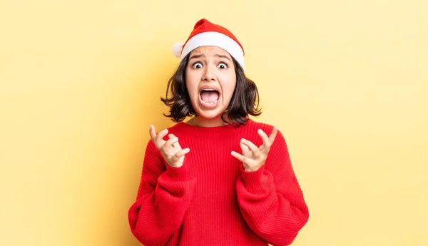 Jovem Hispânica Olhar Desesperado Frustrado Estressado Conceito Natal — Fotografia de Stock