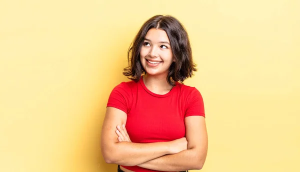 Giovane Bella Ragazza Sentirsi Felice Orgoglioso Fiducioso Chiedendo Pensando Guardando — Foto Stock