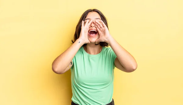 Giovane Bella Ragazza Sentirsi Felice Eccitato Positivo Dando Grande Grido — Foto Stock