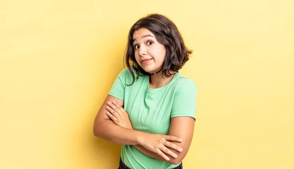 Jong Mooi Meisje Shrugging Gevoel Verward Onzeker Twijfelen Met Armen — Stockfoto