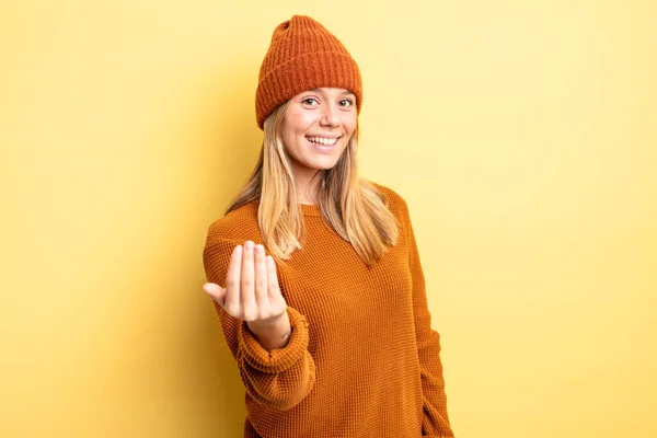 Blondýny Hezká Žena Pocit Šťastný Úspěšný Sebevědomý Čelí Výzvě Říká — Stock fotografie