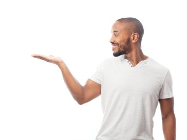 Genç serin siyah adam işareti göster