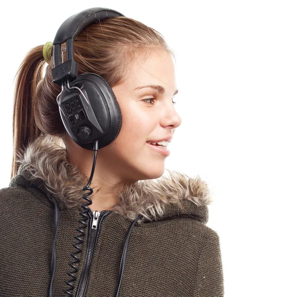 Joven mujer cool con auriculares — Foto de Stock