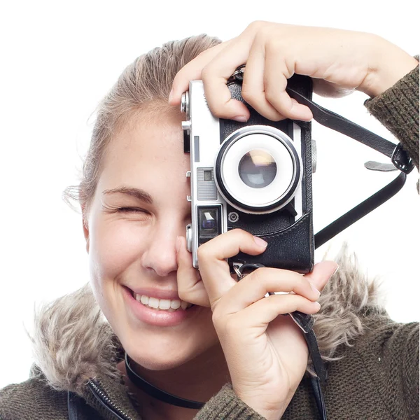 Junge coole Frau mit einer Fotokamera — Stockfoto