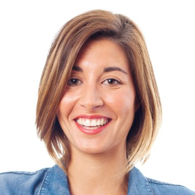 Gülümseyen genç güzel kadın