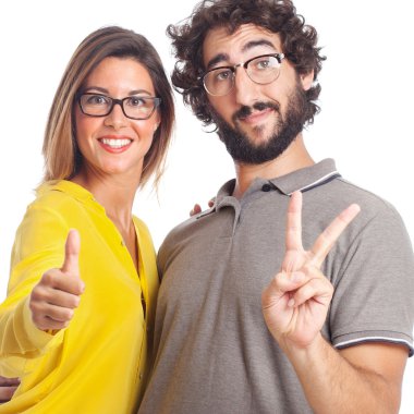 Genç serin çift tüm doğru işareti