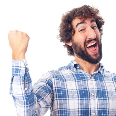 Genç adam kutluyor.