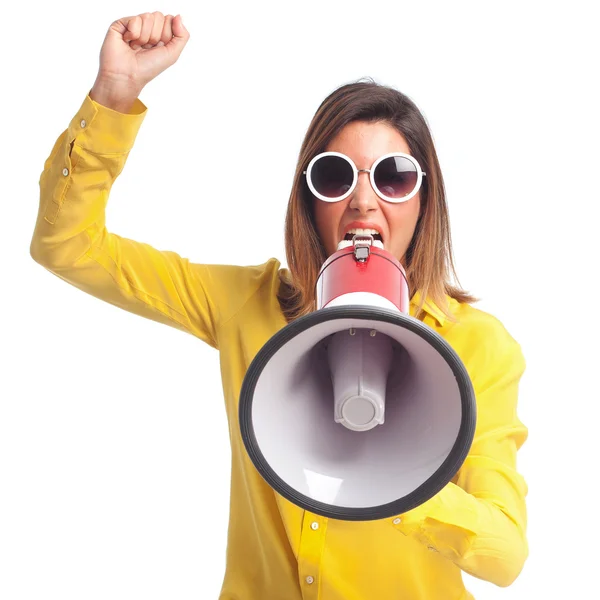 Jovem mulher legal gritando no megafone — Fotografia de Stock