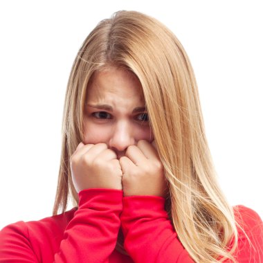 Genç güzel kadın korkutmak işareti