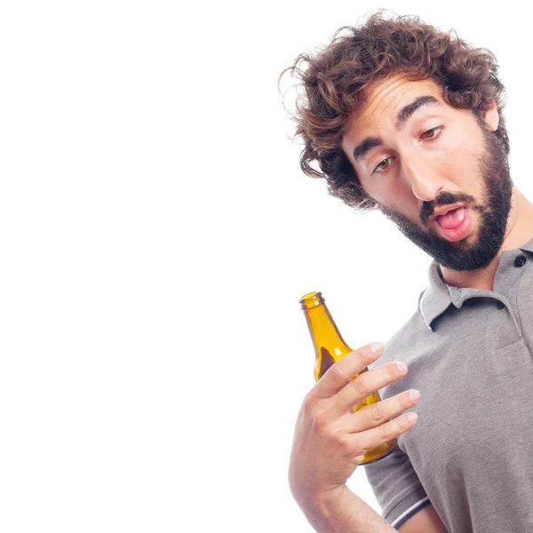 Bir bira ile genç deli adam — Stok fotoğraf