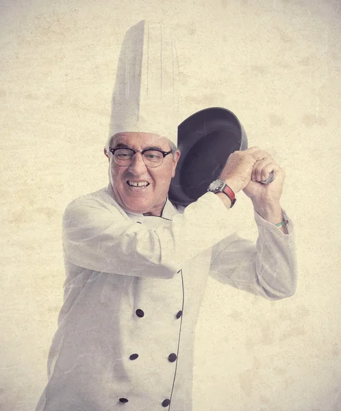 Alto cheff hombre fresco con una sartén — Foto de Stock
