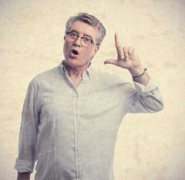 üst düzey cool adam ezik işareti