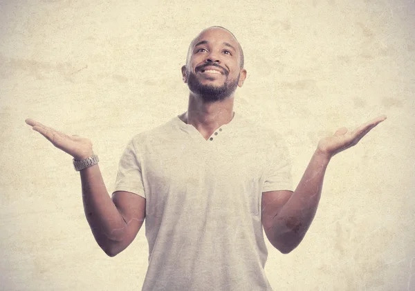 Joven fresco negro hombre feliz pose — Foto de Stock