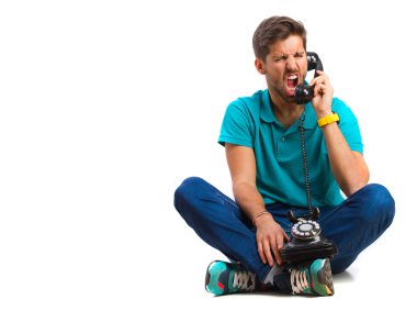 telefonla bağıran adam