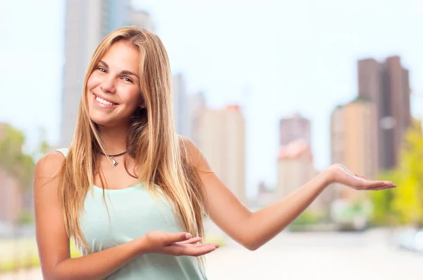 Joven guay mujer espectáculo gesto —  Fotos de Stock