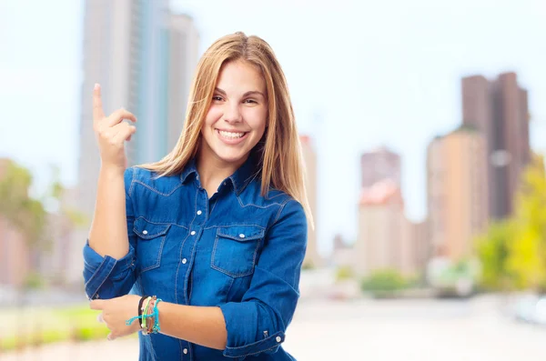 Joven cool mujer tener una idea — Foto de Stock